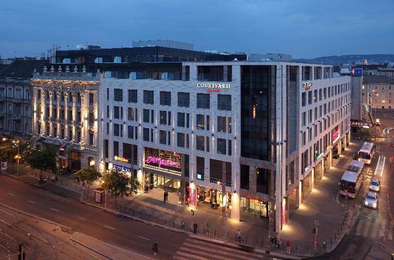 Courtyard By Marriott Center Hotel 4*