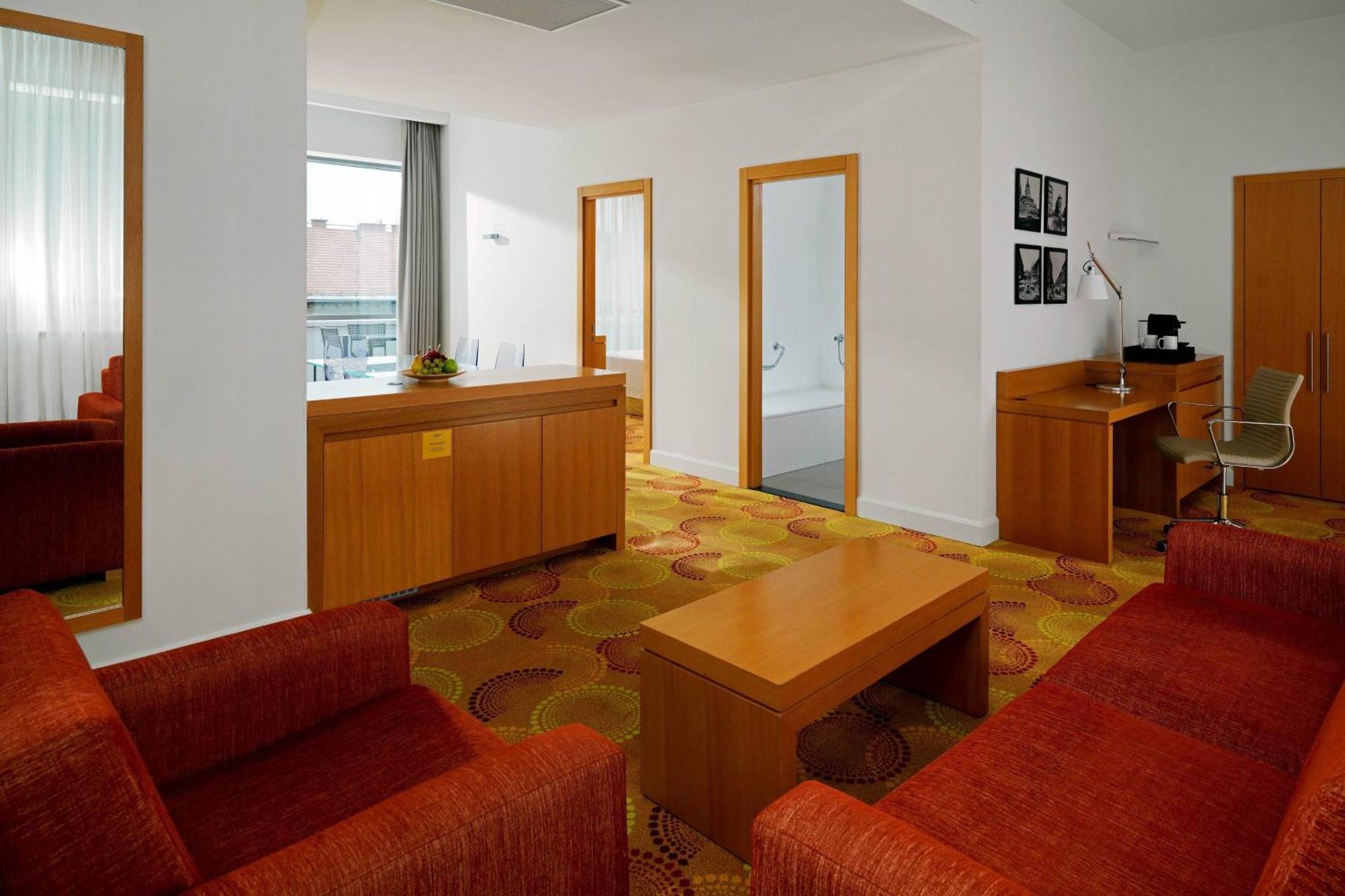 Szálloda Courtyard By Marriott Center 4*