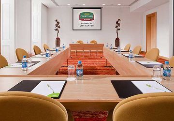 Courtyard By Marriott Center Szálloda 4*
